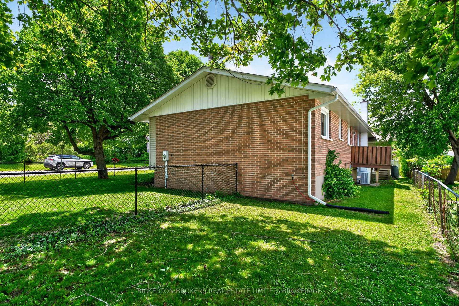 90 Ann Street • Gananoque, ON photo 13