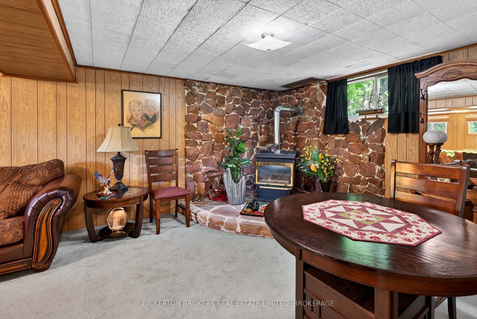 90 Ann Street • Gananoque, ON photo 18