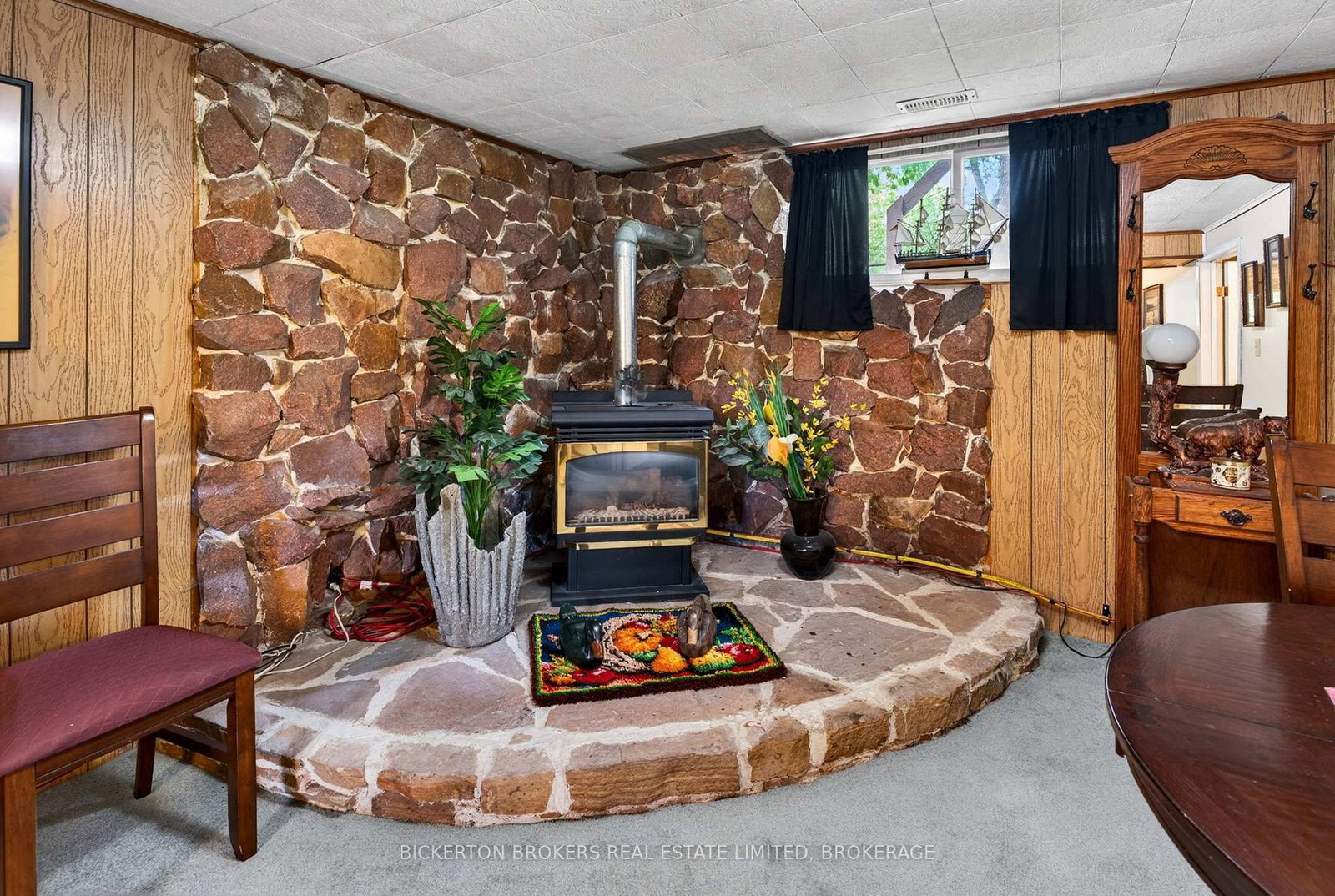 90 Ann Street • Gananoque, ON photo 20