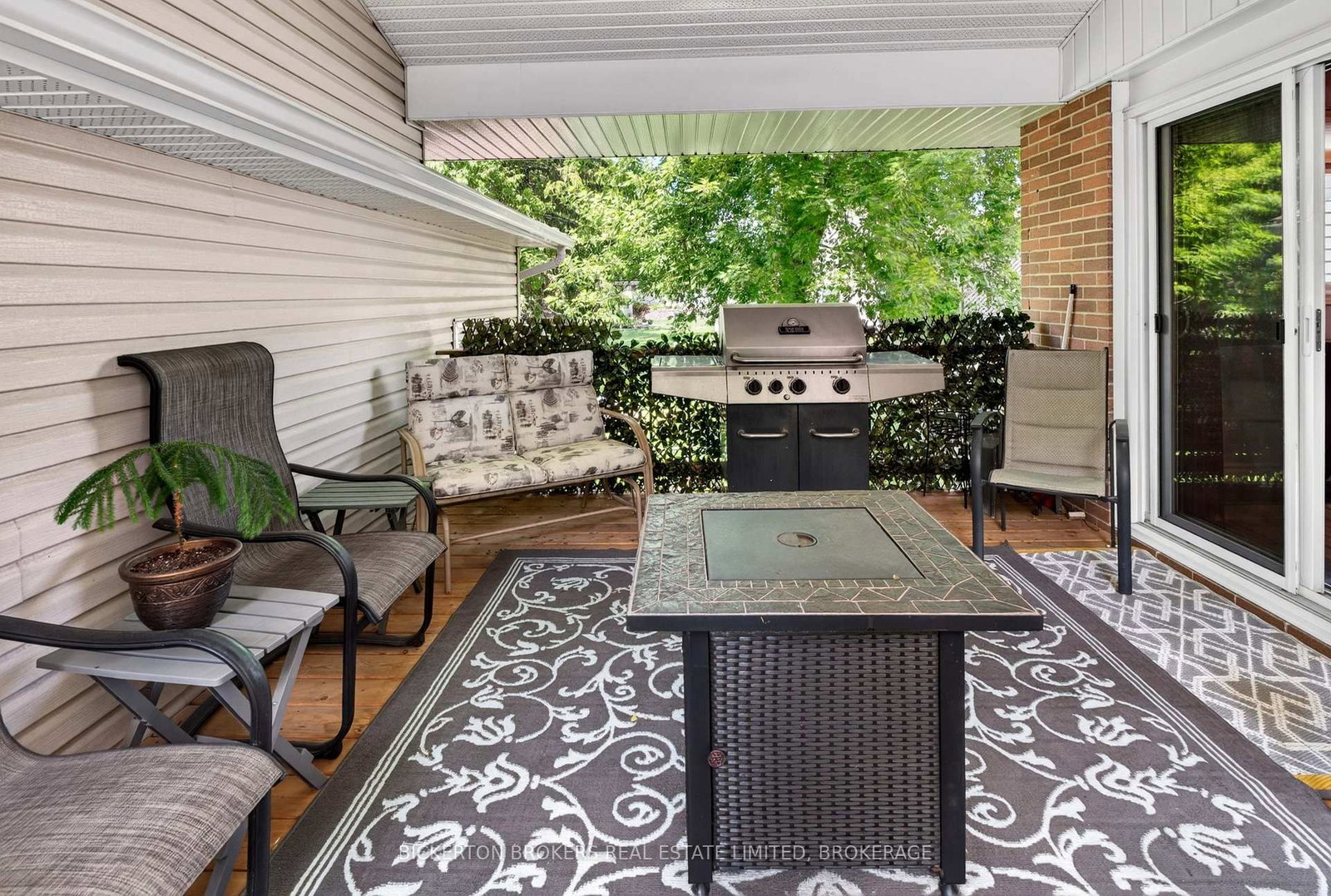 90 Ann Street • Gananoque, ON photo 33