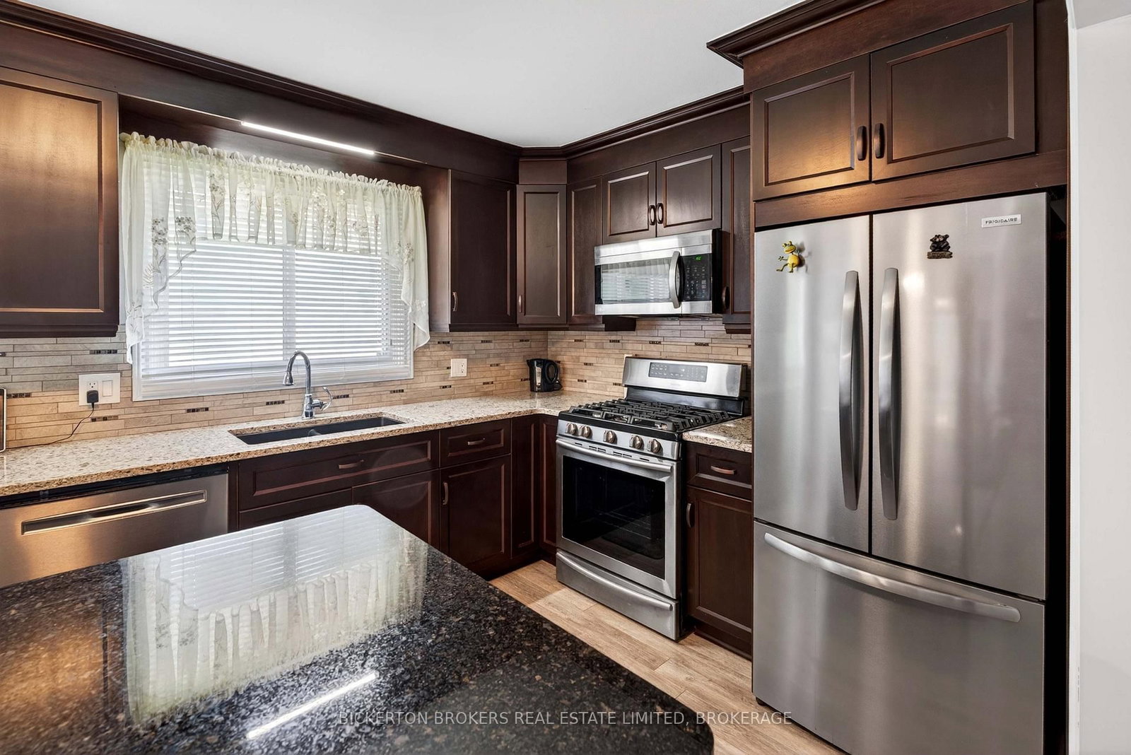 90 Ann Street • Gananoque, ON photo 37