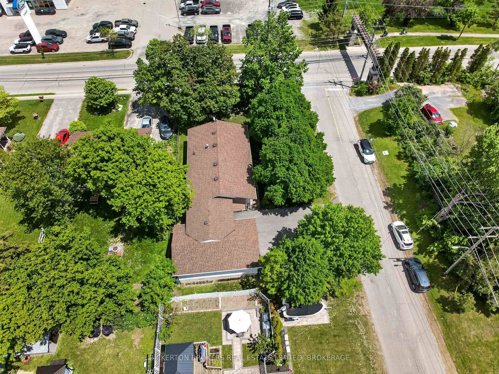 90 Ann Street • Gananoque, ON photo 4
