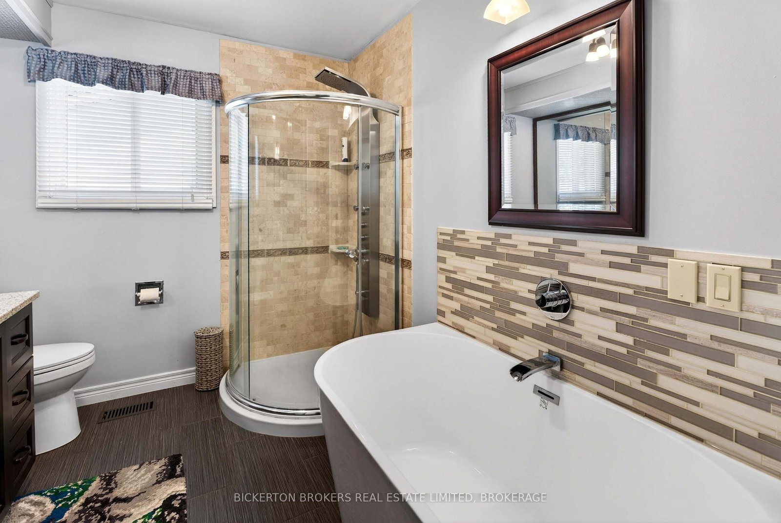 90 Ann Street • Gananoque, ON photo 45