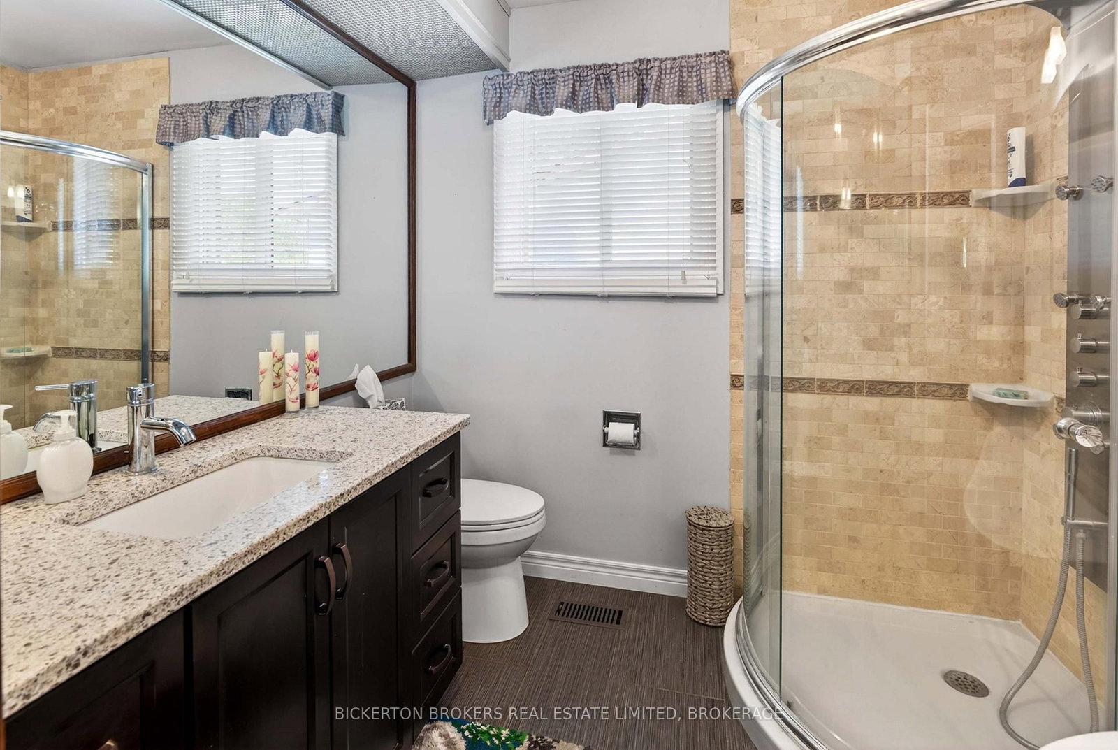 90 Ann Street • Gananoque, ON photo 46