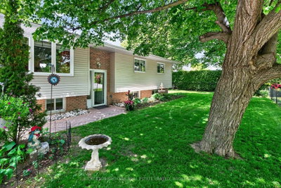 90 Ann Street • Gananoque, ON photo 7