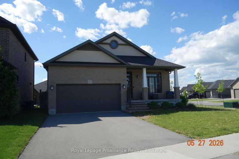 home for lease on 8 Abbott Street