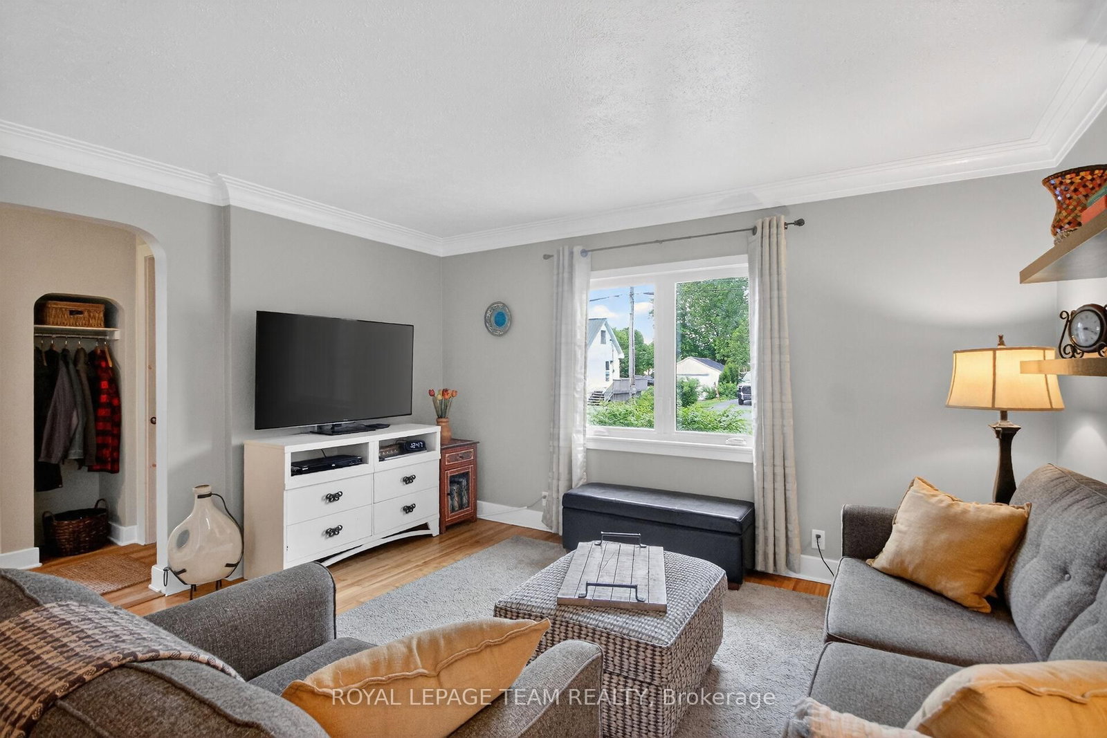 Listing Image 7