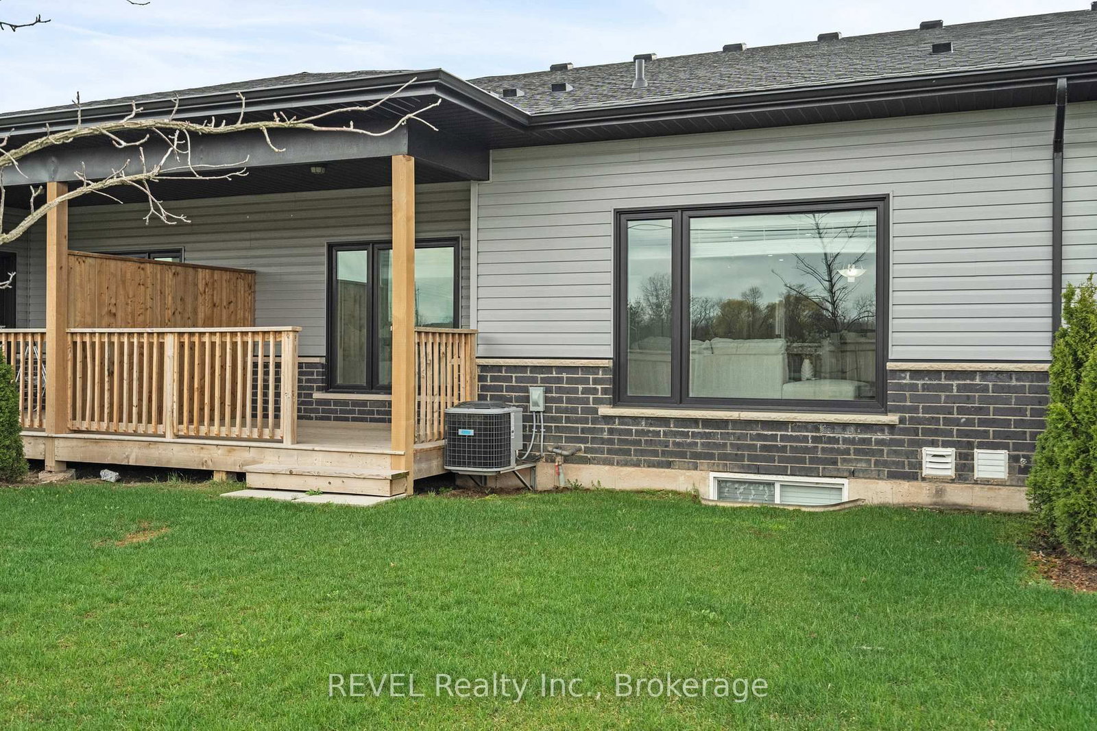 7138 E PARSA Street • #7 • Niagara Falls, ON photo 32