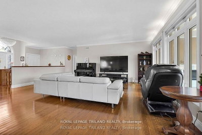 7119 Clayton Walk • London South, ON photo 9