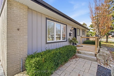 1975 Royal Crescent • London East, ON photo 2