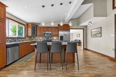 825 Southview Drive • Otonabee-South Monaghan, ON photo 8