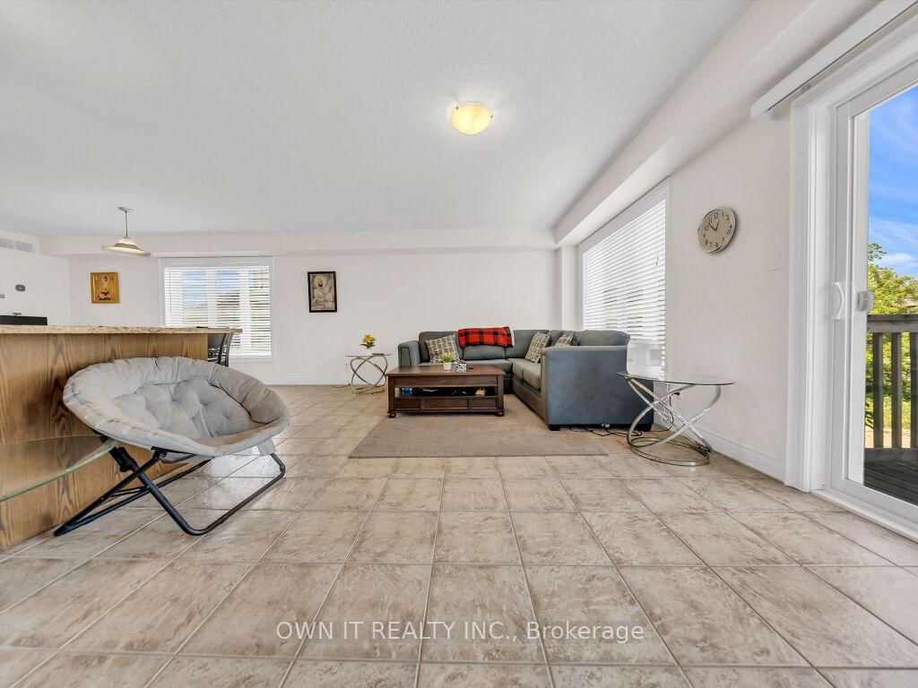 1192 Caen Avenue • Woodstock, ON photo 9