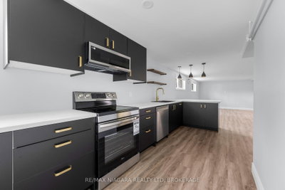 Semi-Detached House leased at 11-833 Foss Road, Pelham, Ontario, L0S 1C0 - Fenwick - MLS: X13230394