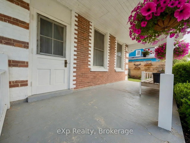 257 Queen Street S