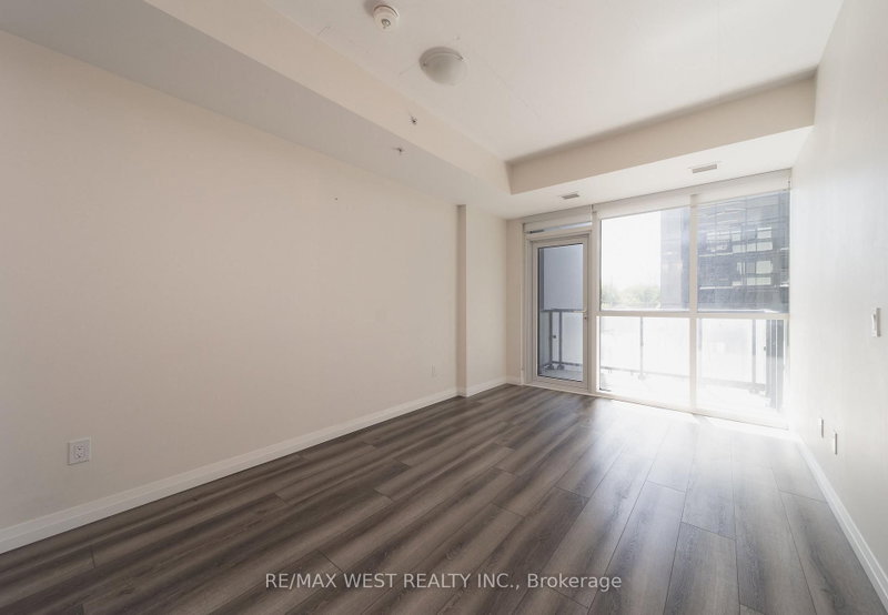 home for lease on 201-108 Garment Street