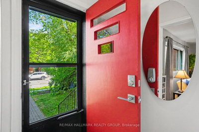 371 Sunnyside Avenue • Ottawa, ON photo 4