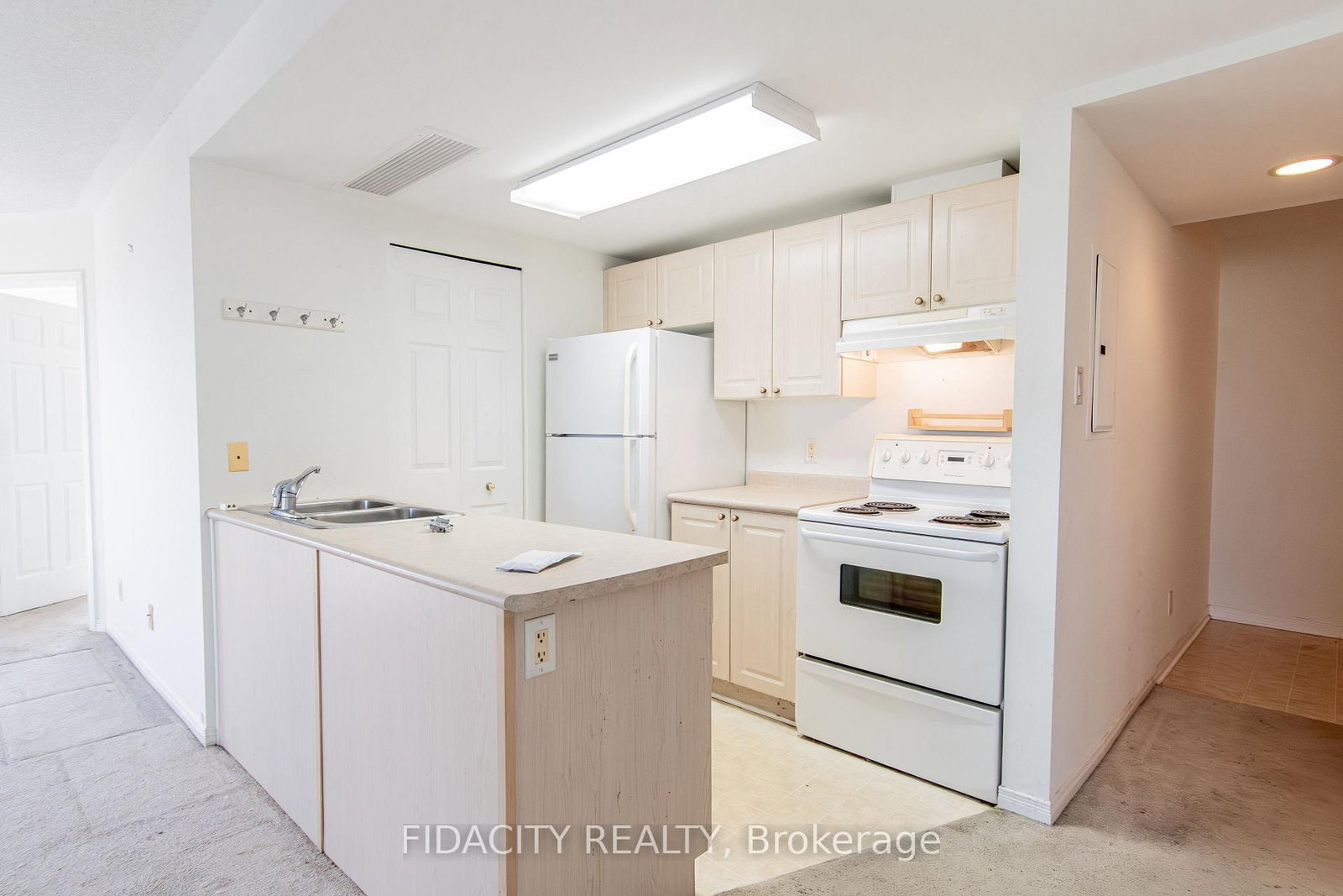 310 Central Park Drive • #7N • Ottawa, ON photo 4