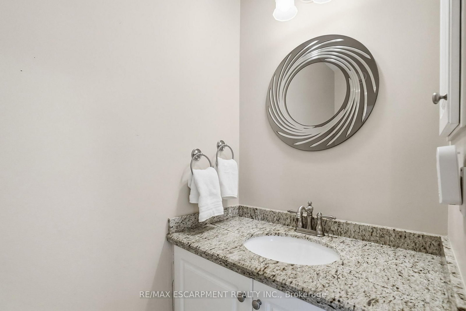 148 Glenariff Drive • Hamilton, ON photo 8