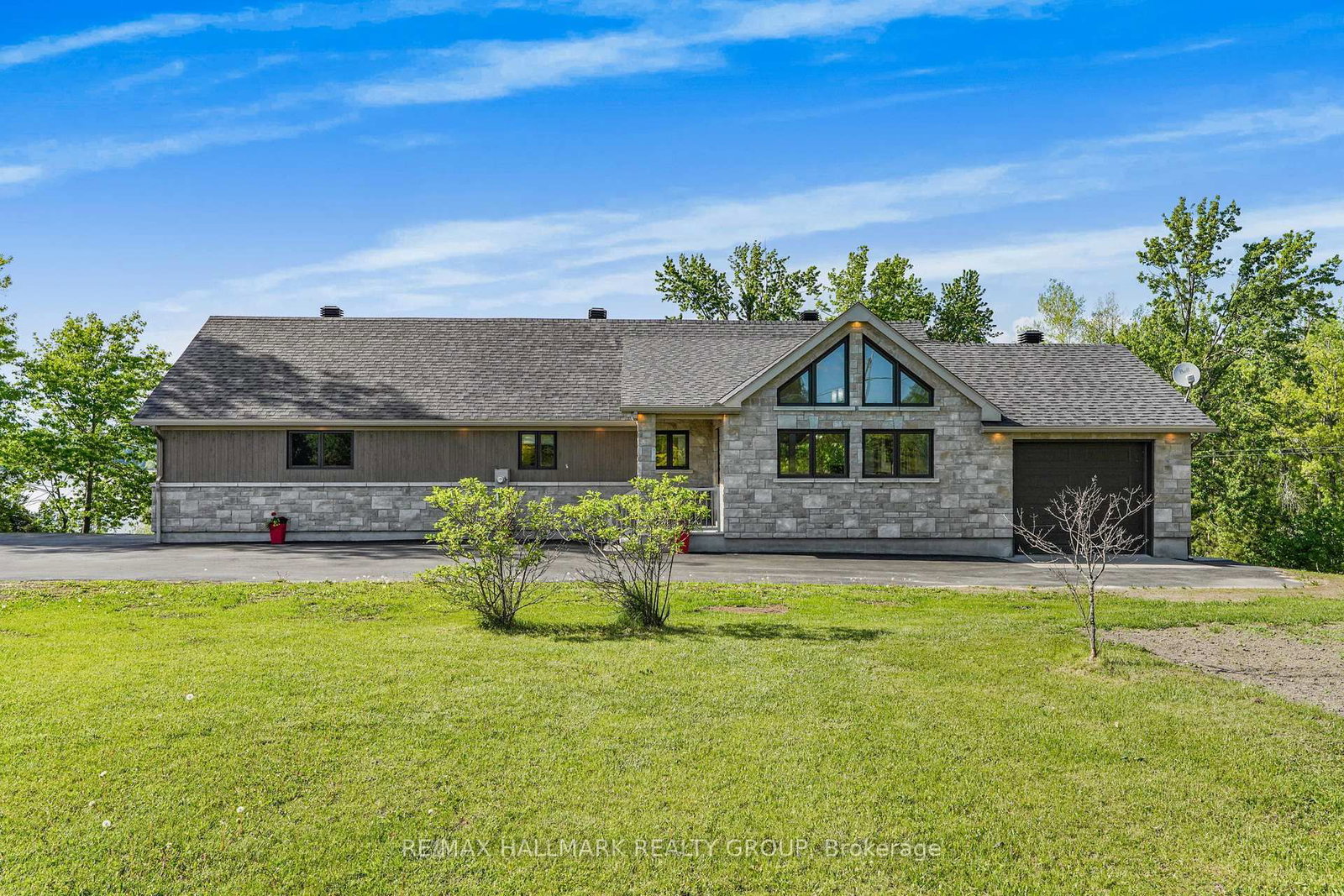 157 CONCESSION 1 Road • Alfred and Plantagenet, ON photo 5