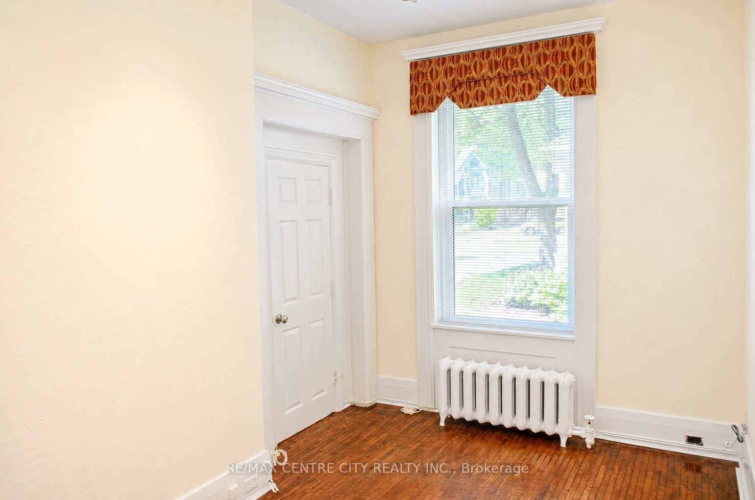 478 Waterloo Street, Unit 106