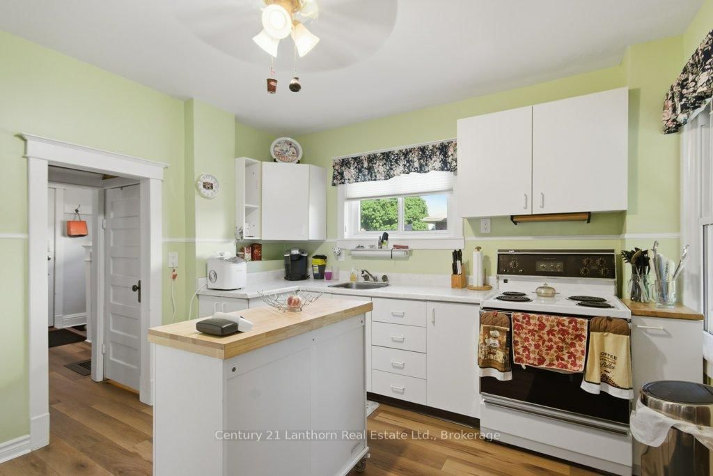 7 Purdy Street • Belleville, ON photo 15