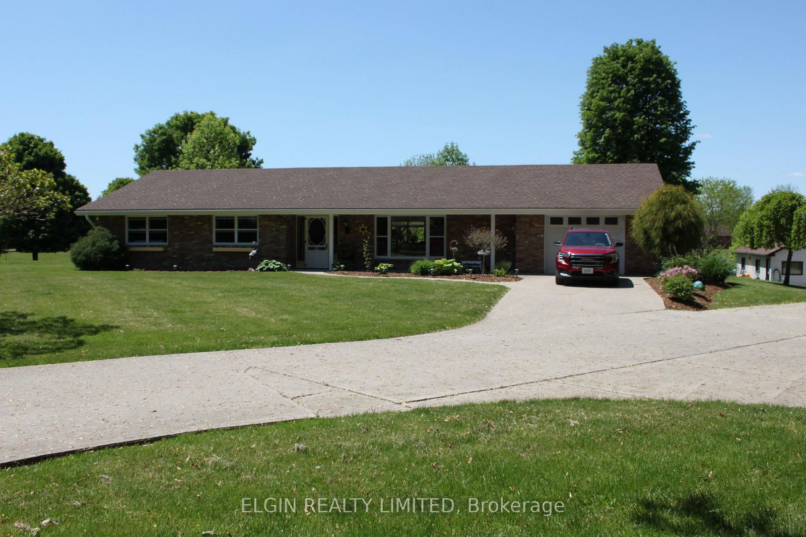 42445 John Wise Line • Central Elgin, ON photo 2