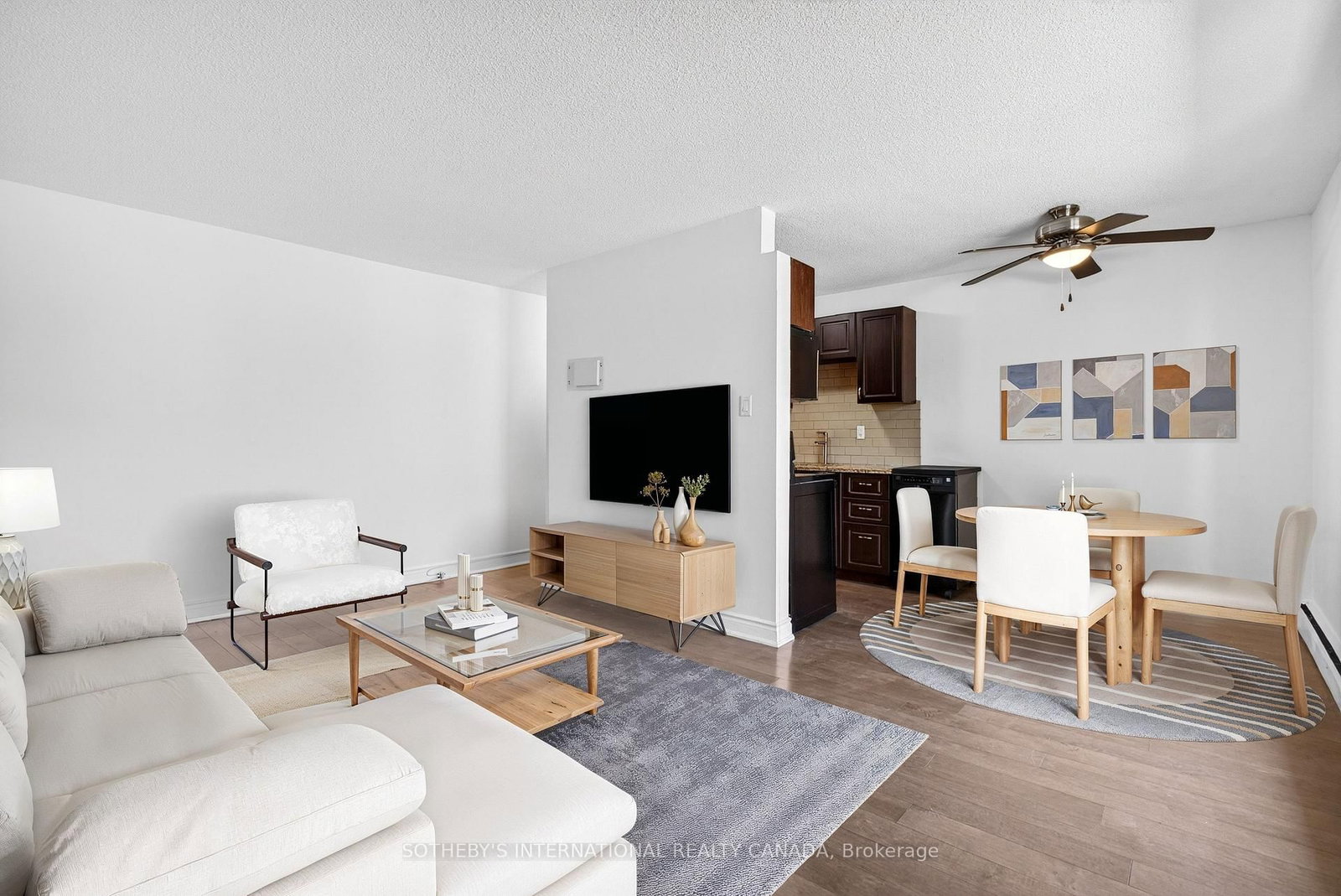 81 Charlton Avenue E, Unit 103 - Photo 2