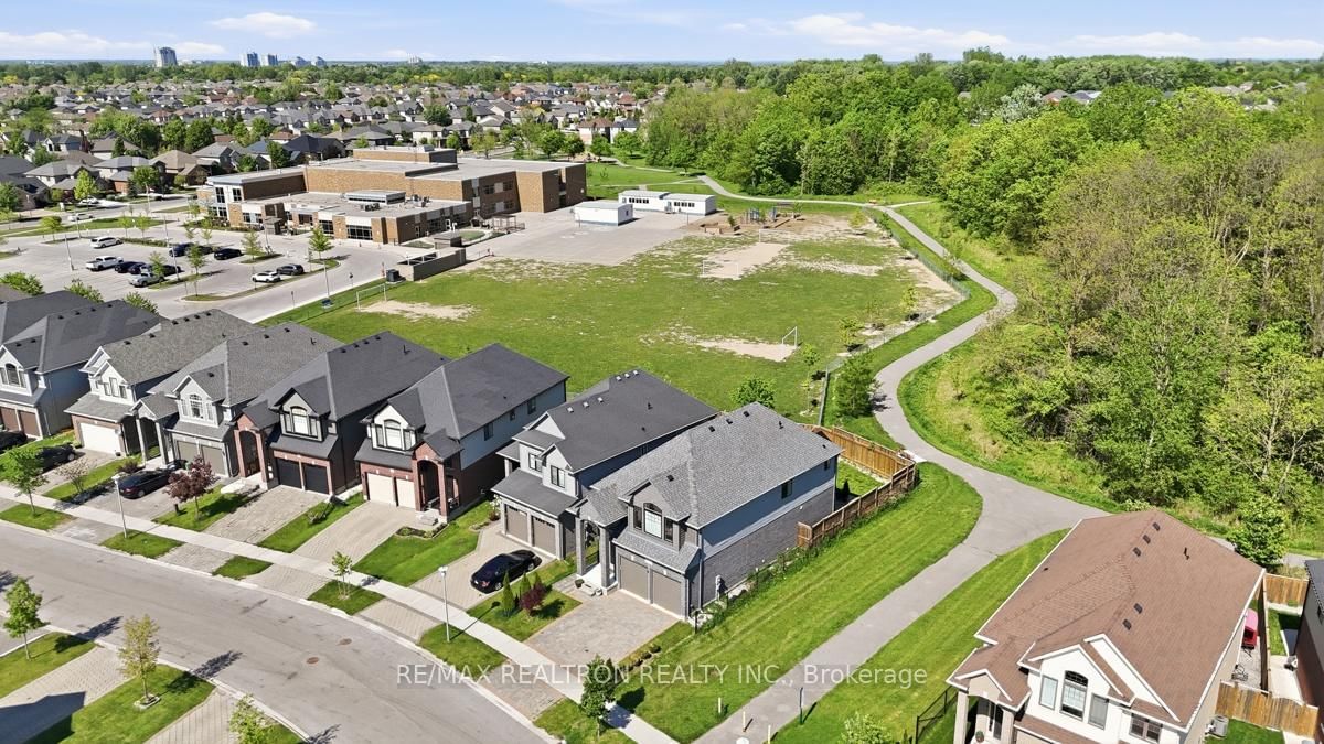 1580 Finley Crescent, London North