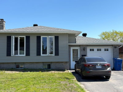 Detached House for sale at 19 Belleview Crescent, North Bay, Ontario, P1B 8V2 - College Heights - MLS: X13232822