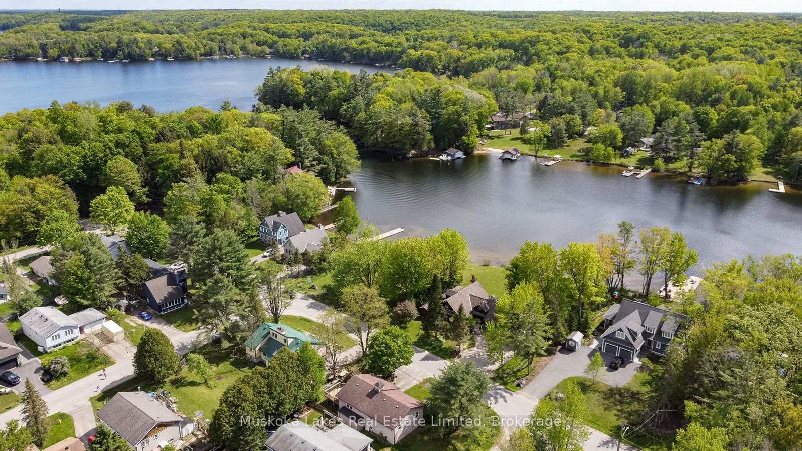 11 Harris Street • Muskoka Lakes, ON photo 3