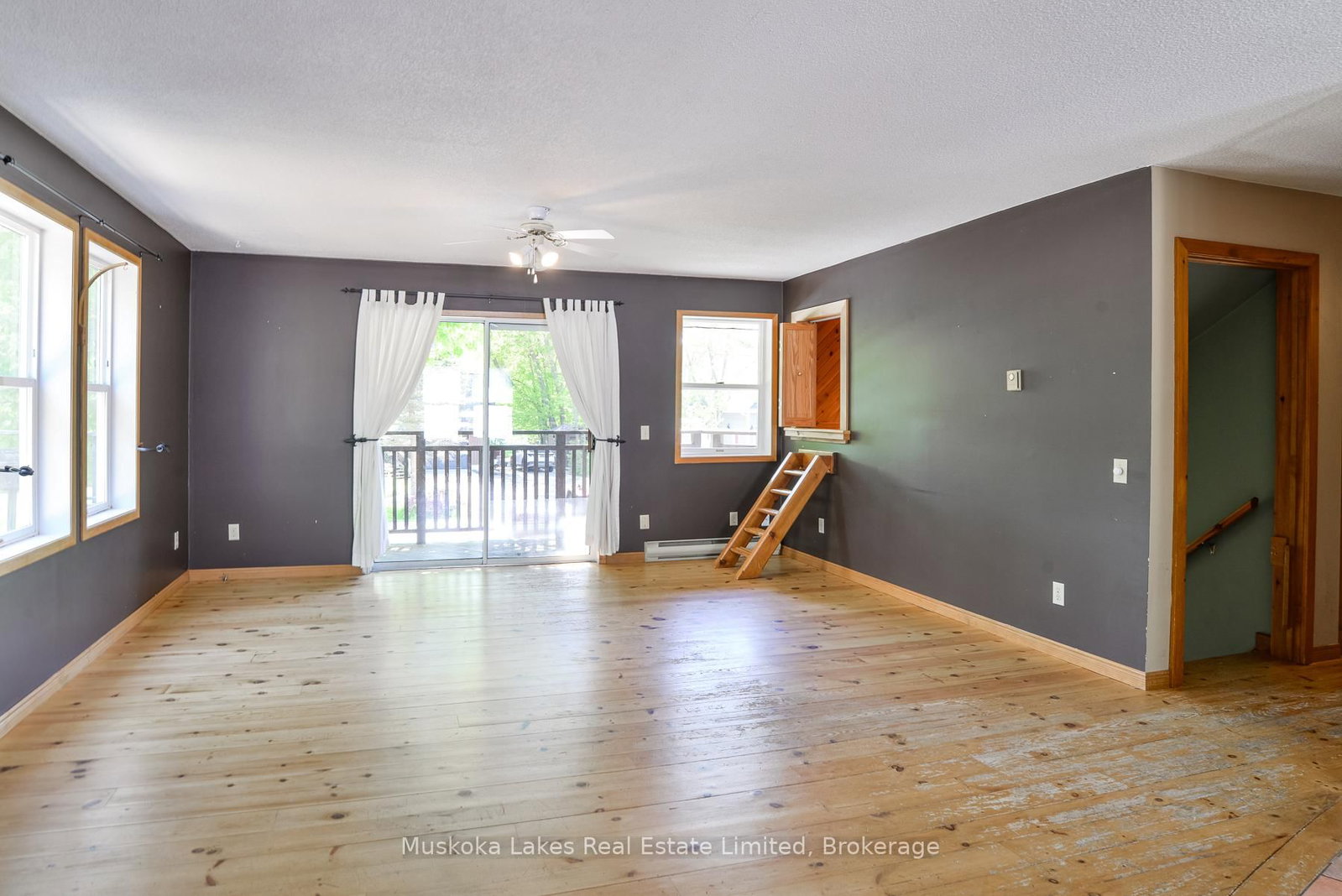 11 Harris Street • Muskoka Lakes, ON photo 8