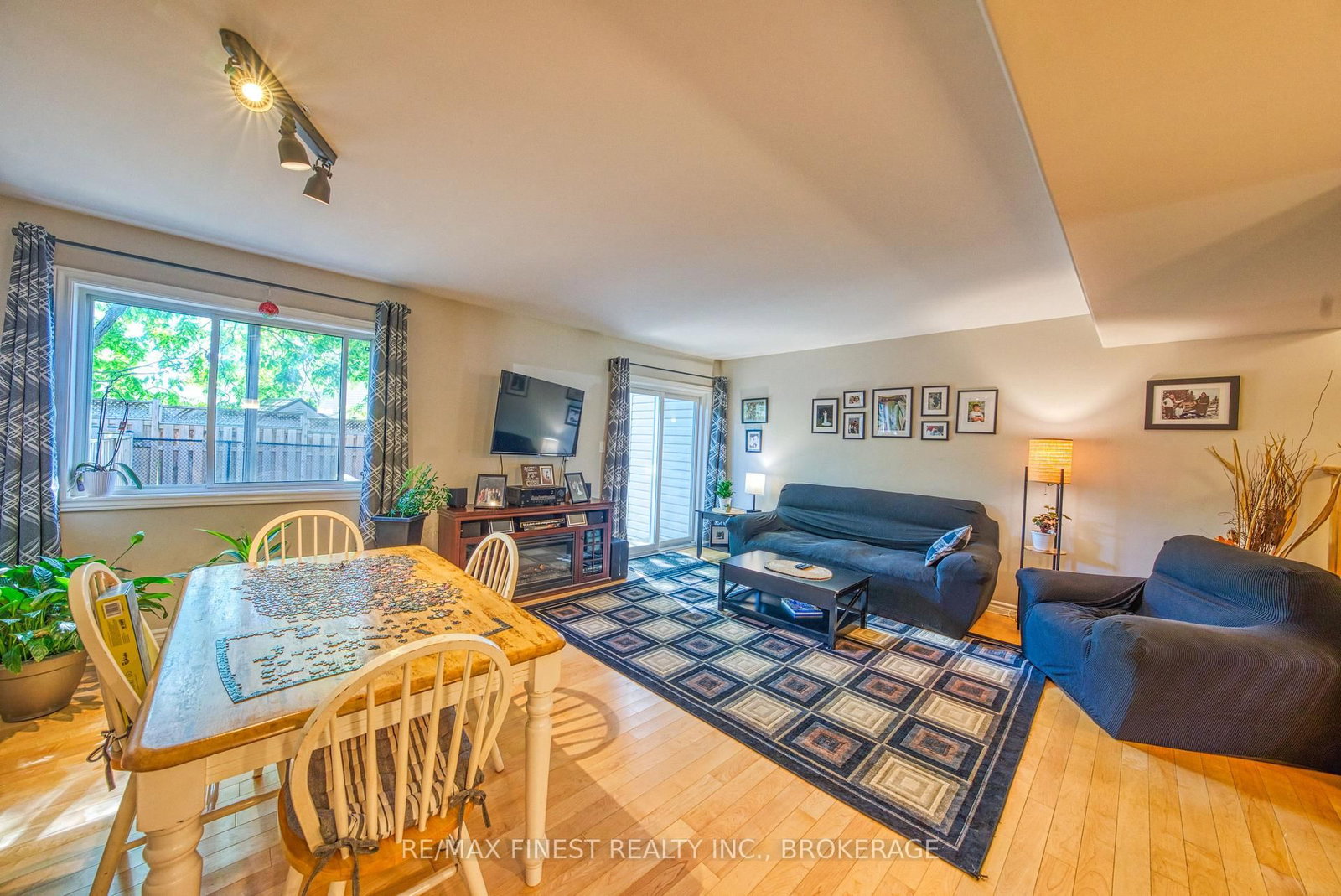1010 Rosanna Avenue • Kingston, ON photo 12