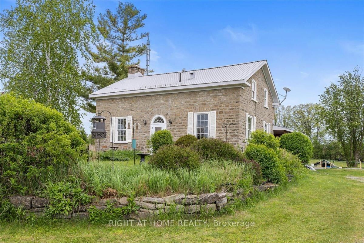 2584 Highway 43 Highway • Smiths Falls, ON photo 2