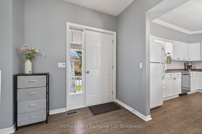 15 Whitechurch Street — more photos