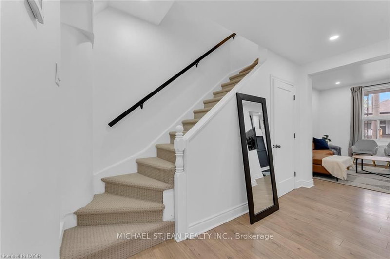 237 West Avenue