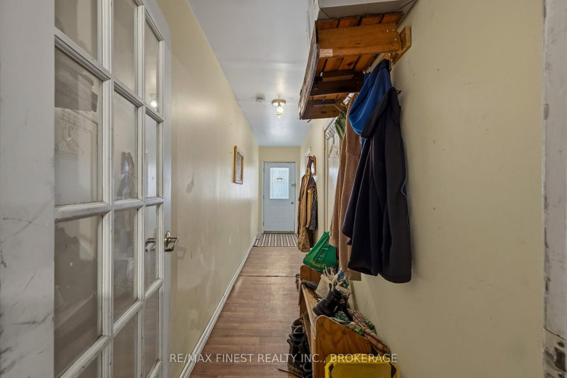 45 Graham Street W
