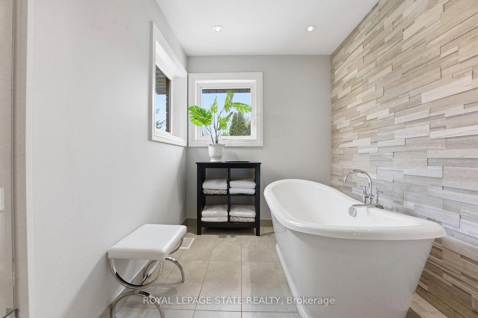 28 DEERVIEW Avenue • Hamilton, ON photo 30