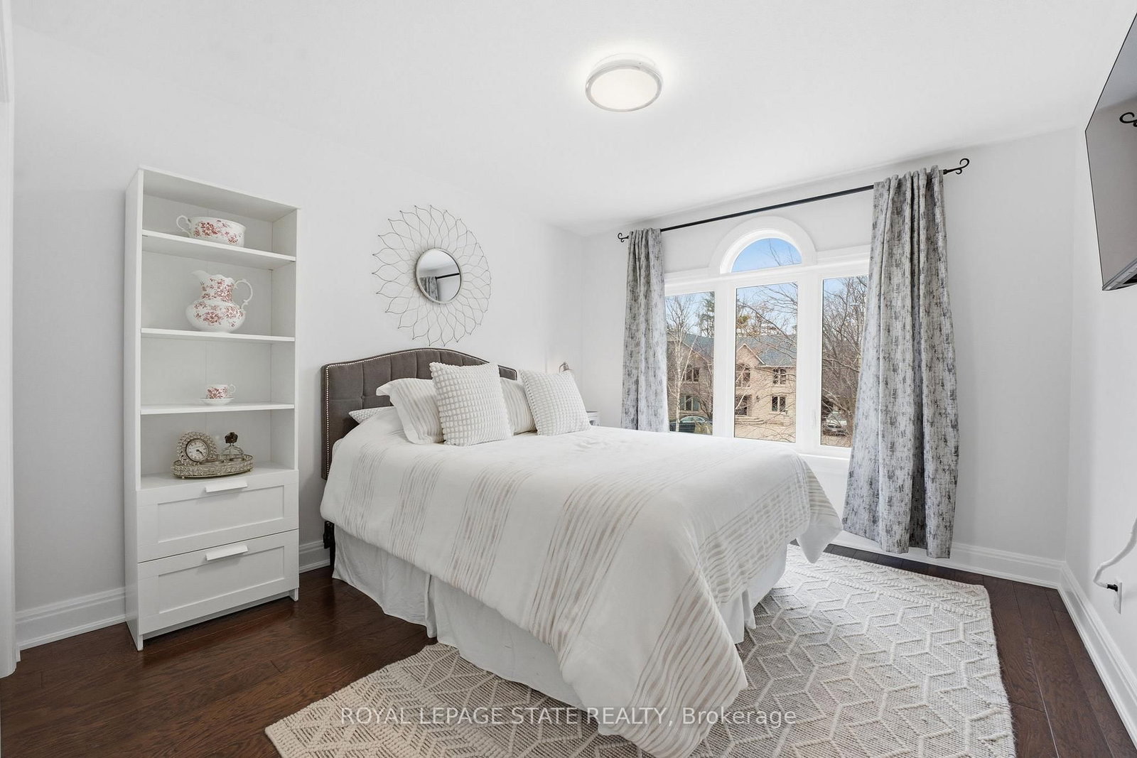 28 DEERVIEW Avenue • Hamilton, ON photo 32