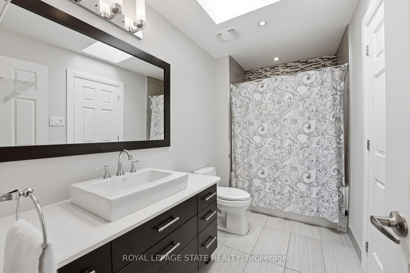 28 DEERVIEW Avenue • Hamilton, ON photo 34