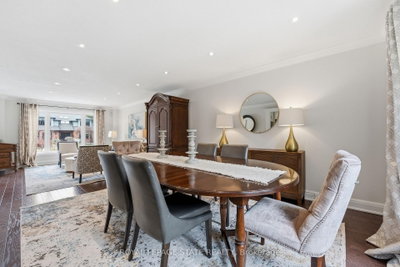 28 DEERVIEW Avenue • Hamilton, ON photo 8