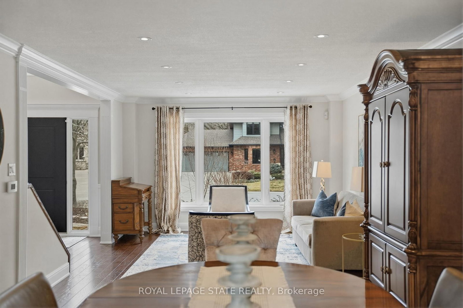 28 DEERVIEW Avenue • Hamilton, ON photo 9