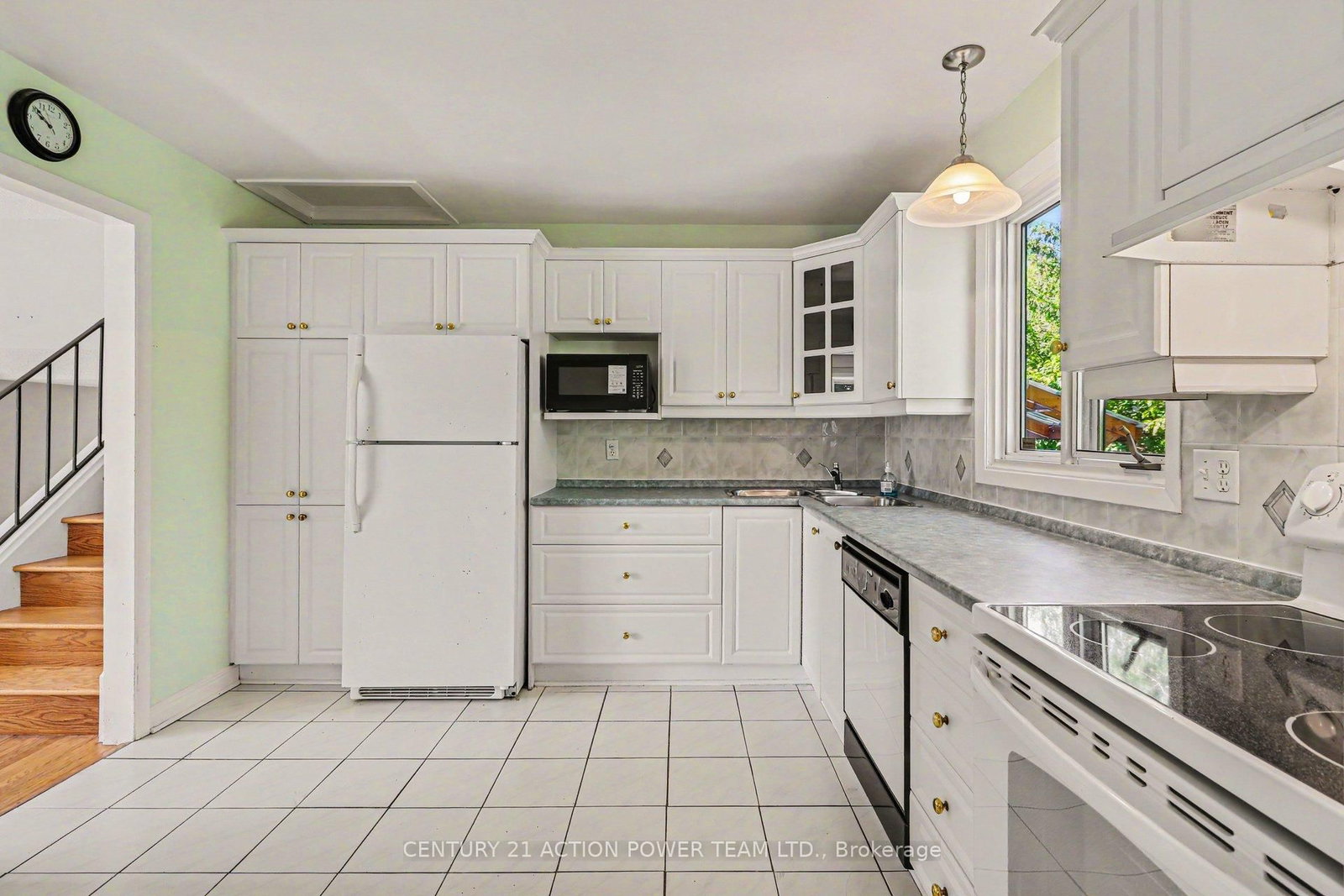 303 Hoylake Crescent • Ottawa, ON photo 14