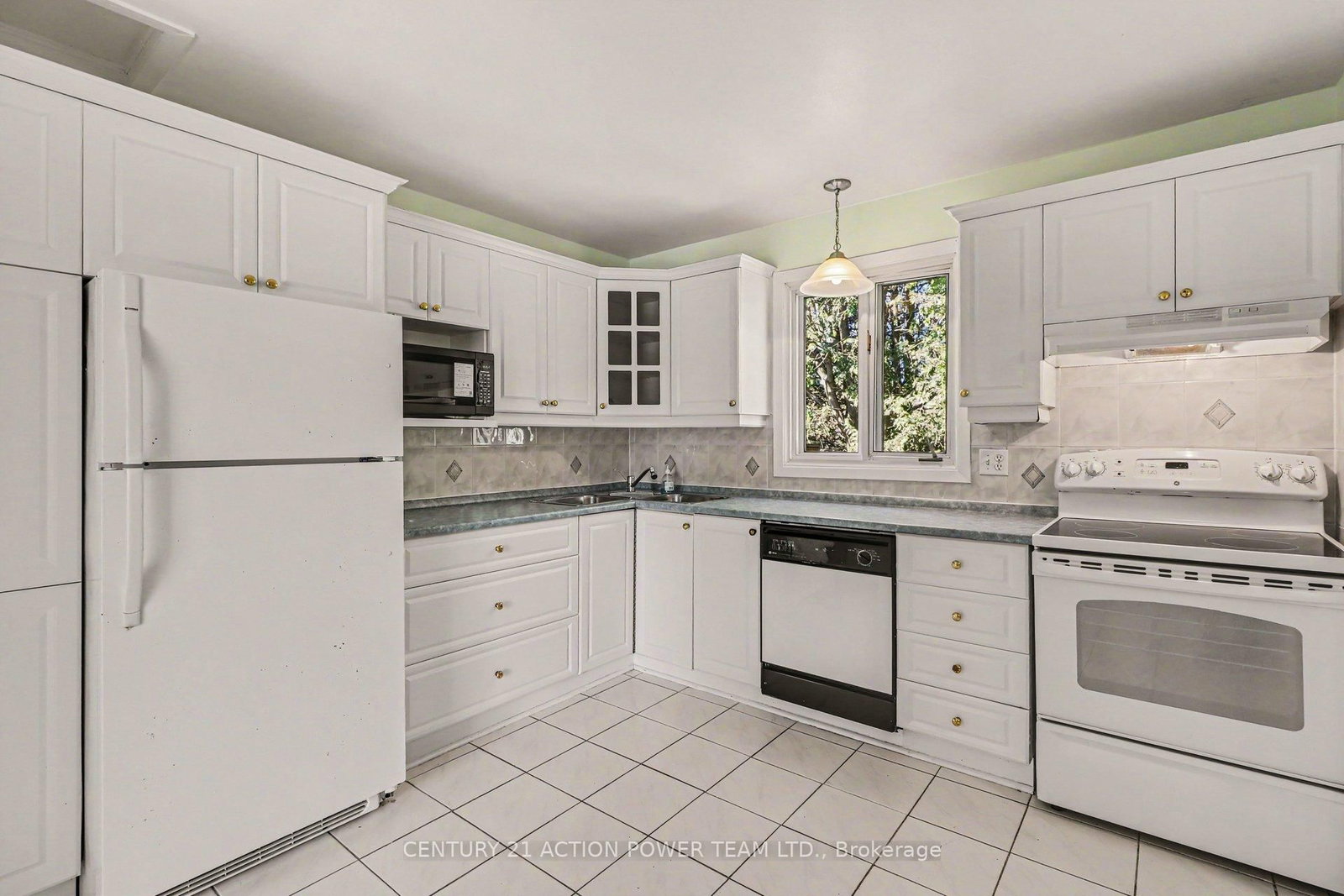 303 Hoylake Crescent • Ottawa, ON photo 15