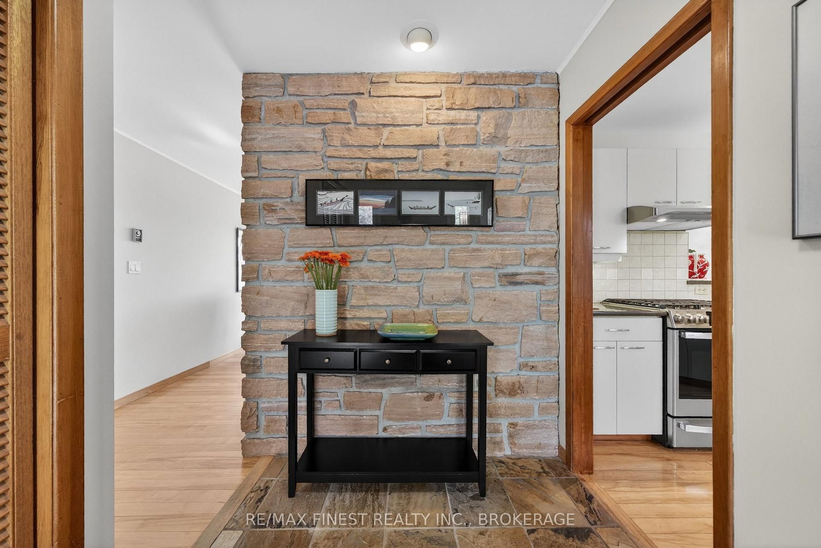 10 Warbler Lane • Kingston, ON photo 10