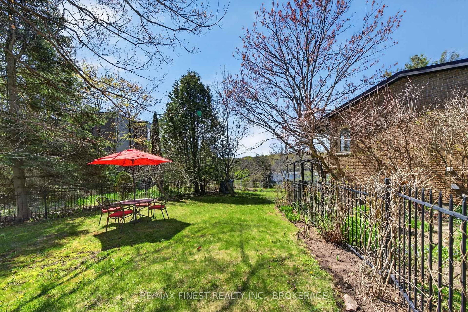 10 Warbler Lane • Kingston, ON photo 45