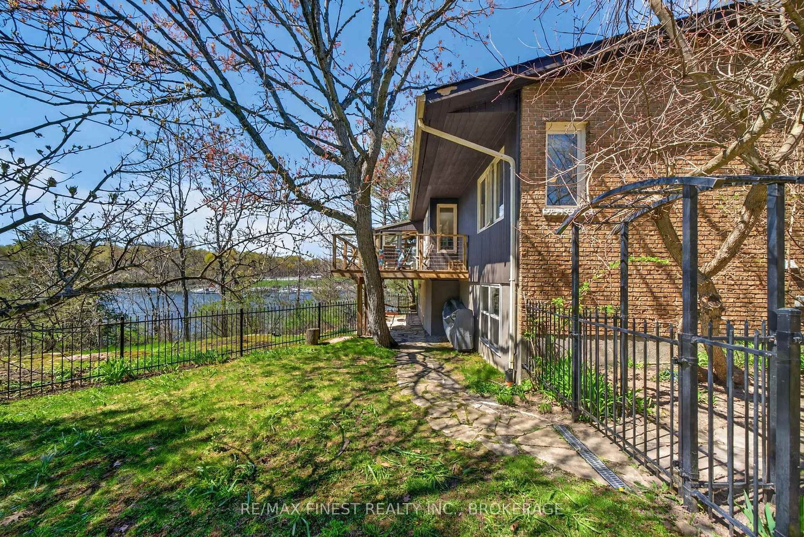 10 Warbler Lane • Kingston, ON photo 47
