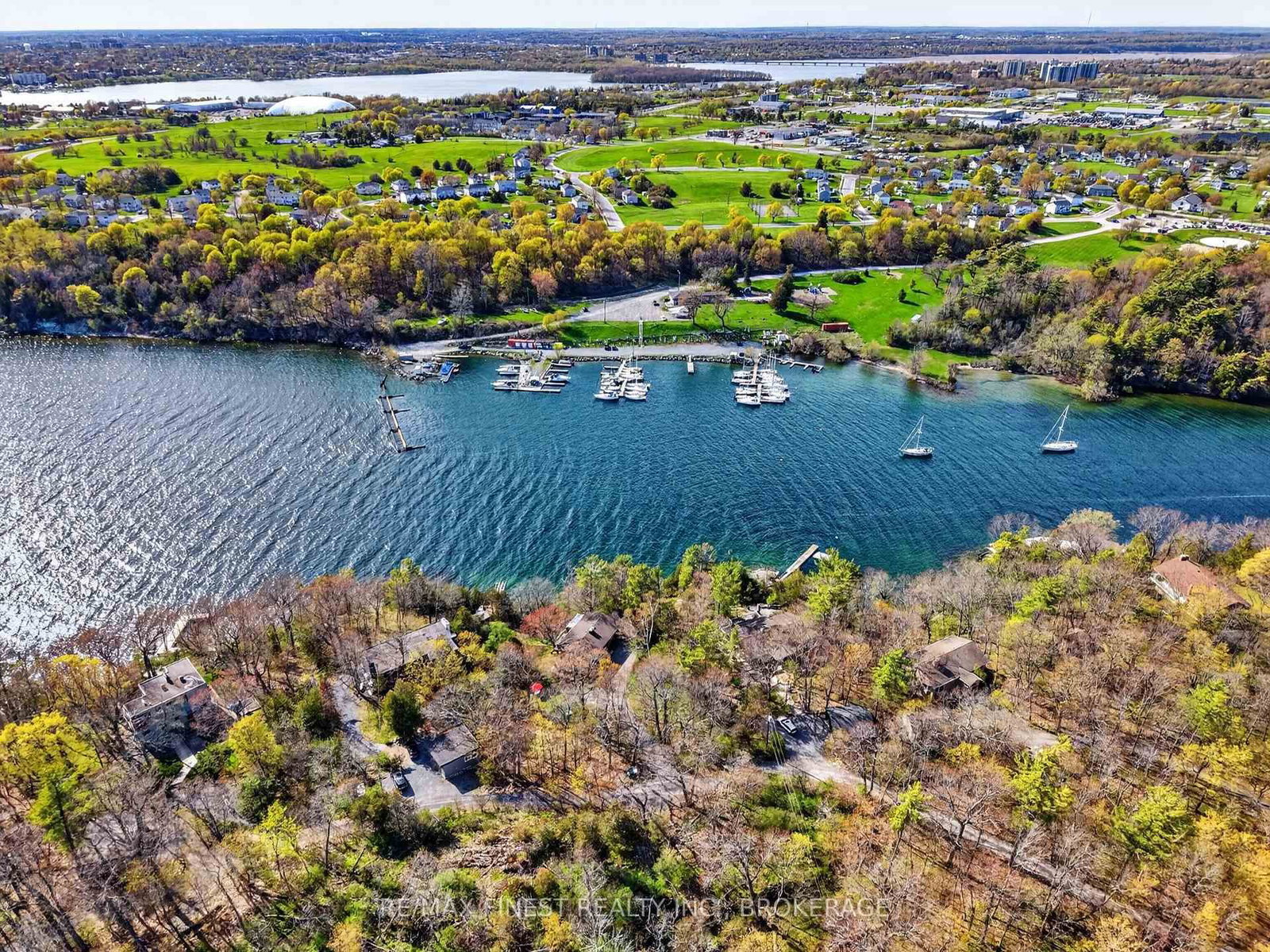10 Warbler Lane • Kingston, ON photo 6