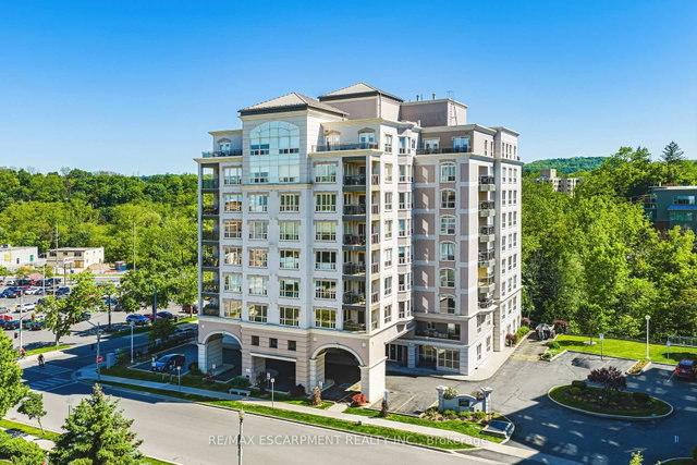 204 - 1000 Creekside Drive