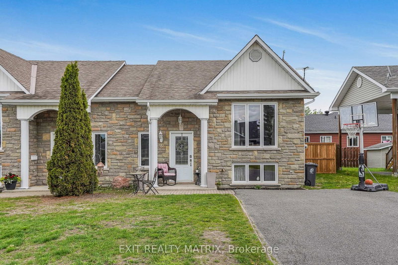 90 Richard Street