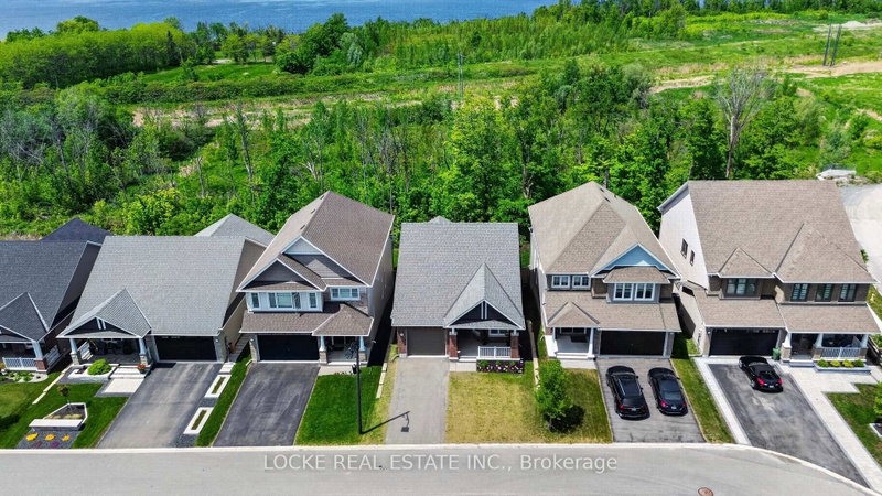 639 Baie-Des-Castors Street